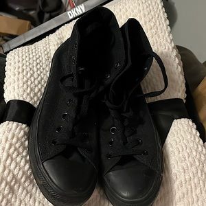 All black Converse All-Stars size 9 worn once. Great Condition inside and out.